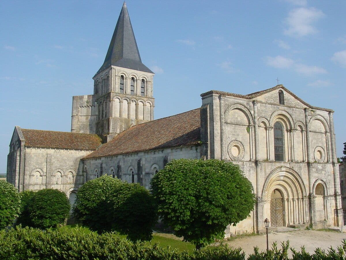 Abbatiale de Saint-Amant-de-Boixe