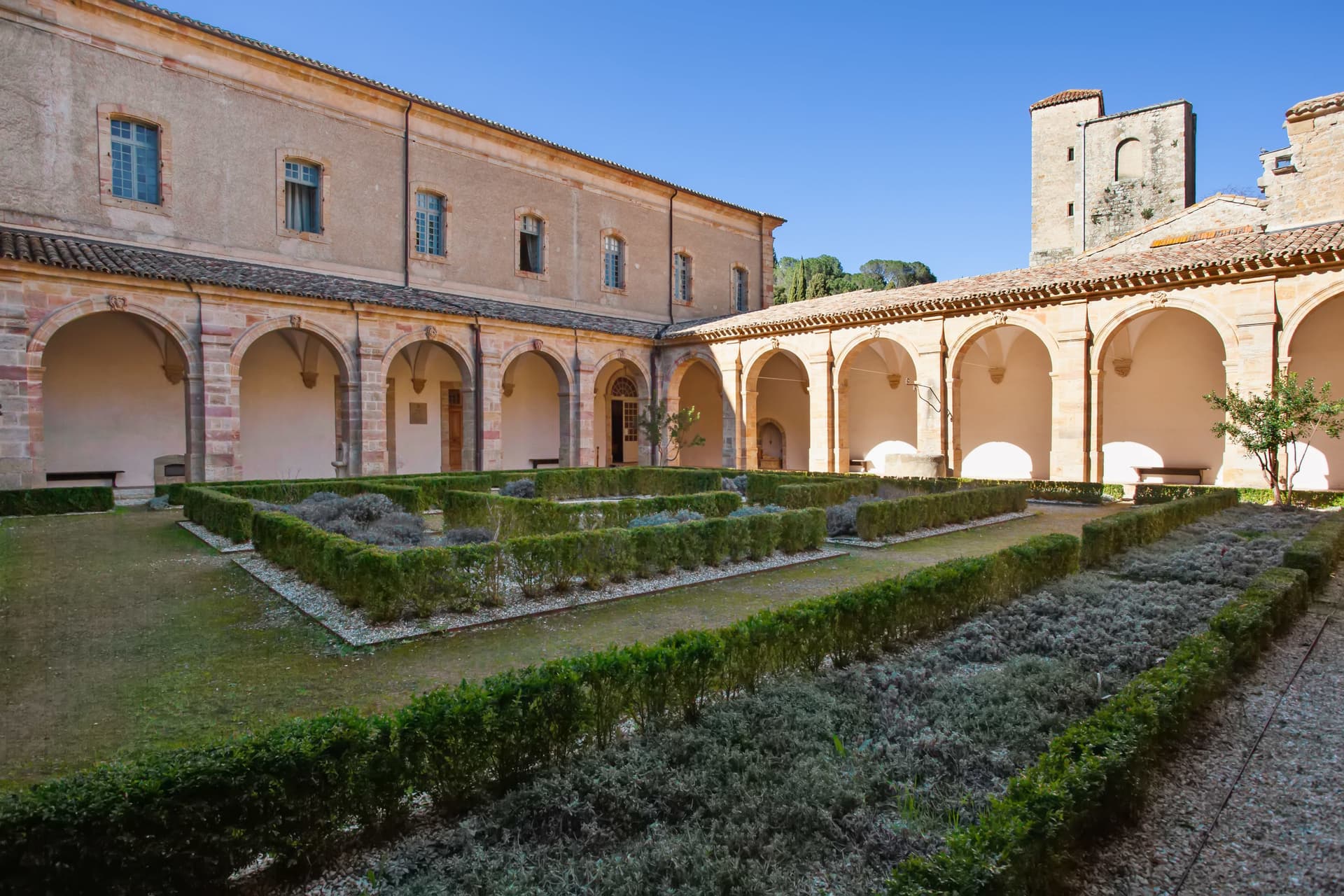 Abbaye médiévale de Lagrasse