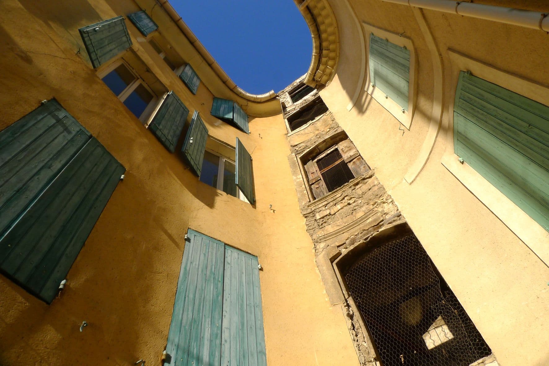 Escalier de l'immeuble Beaucaire
