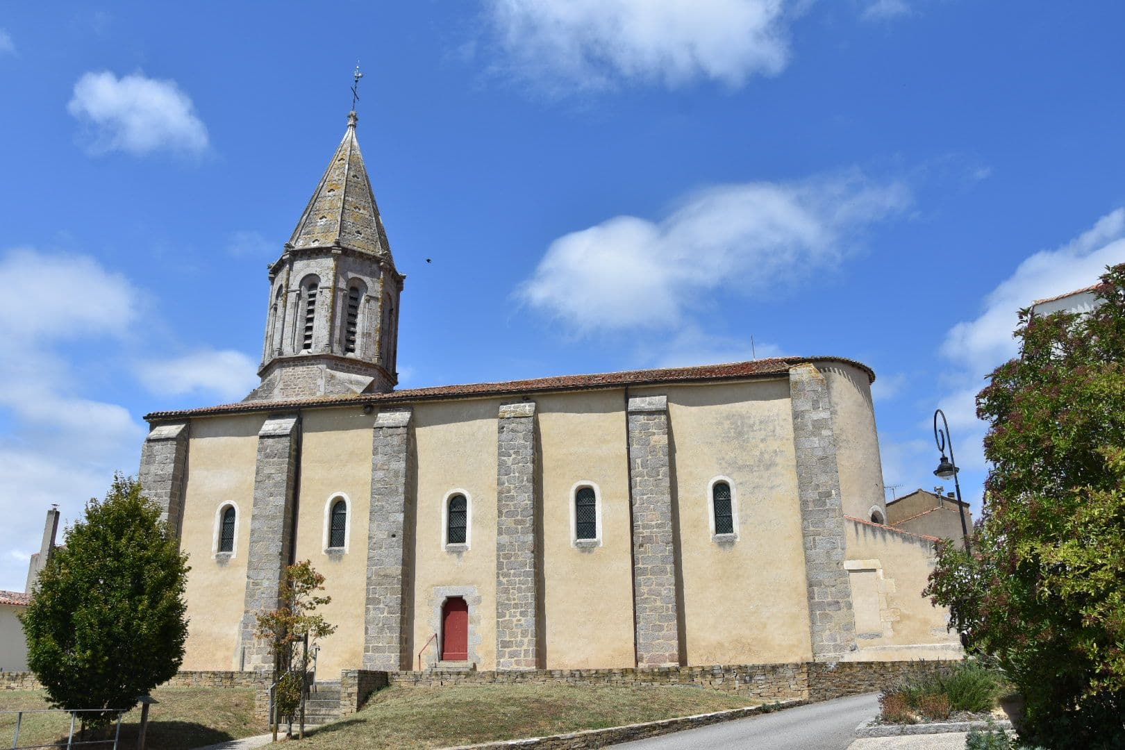 Église Saint-Jacques de Moutiers-les-Mauxfaits