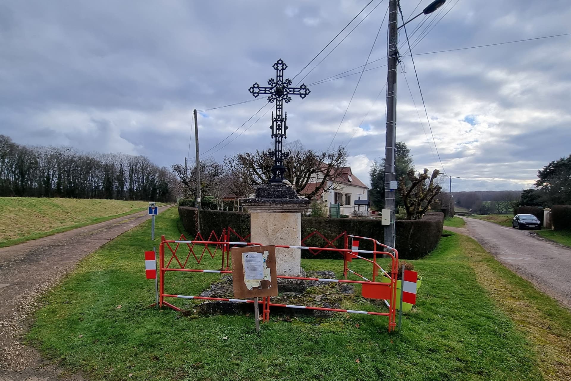 Grande croix à Couloutre