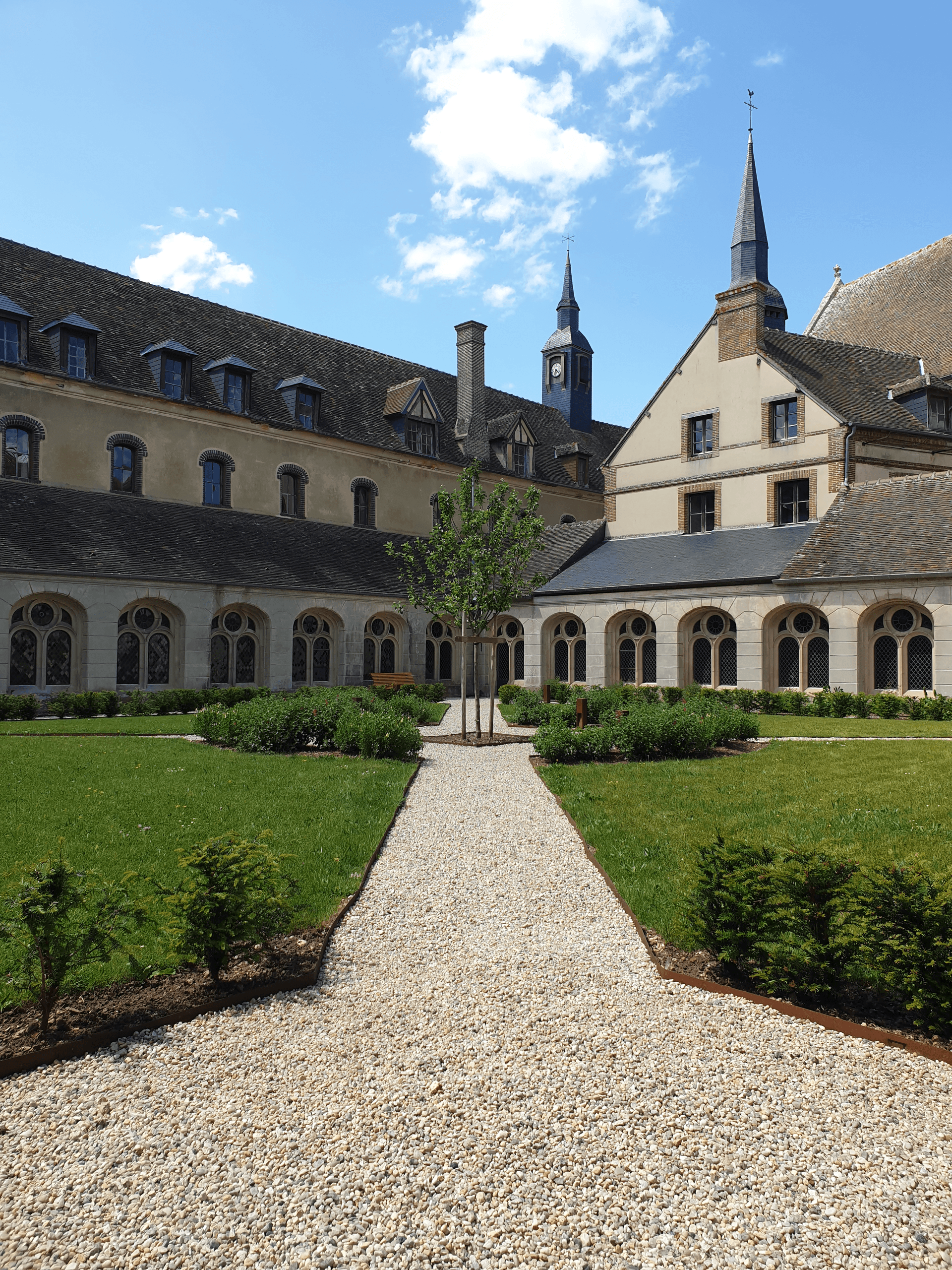 Abbaye Saint-Nicolas de Verneuil