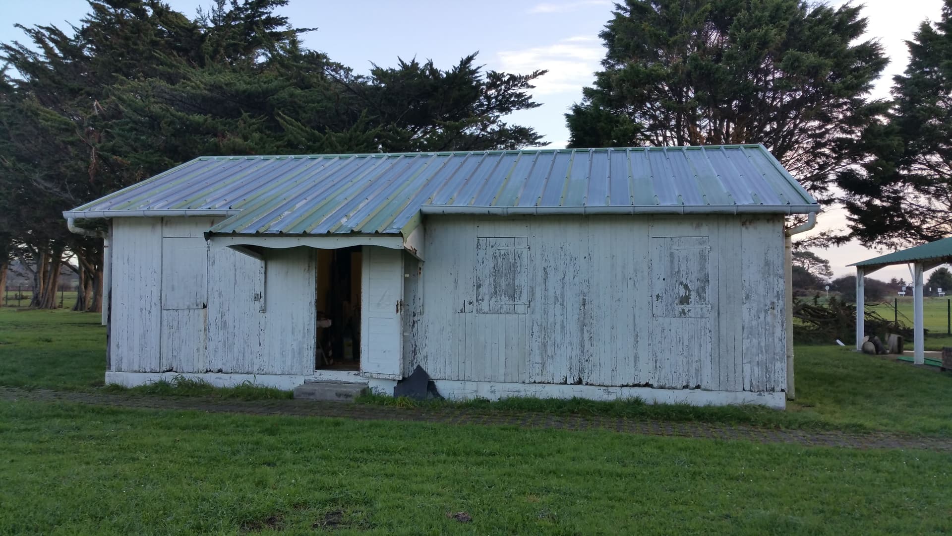 Baraque du don Suisse à Ploemeur