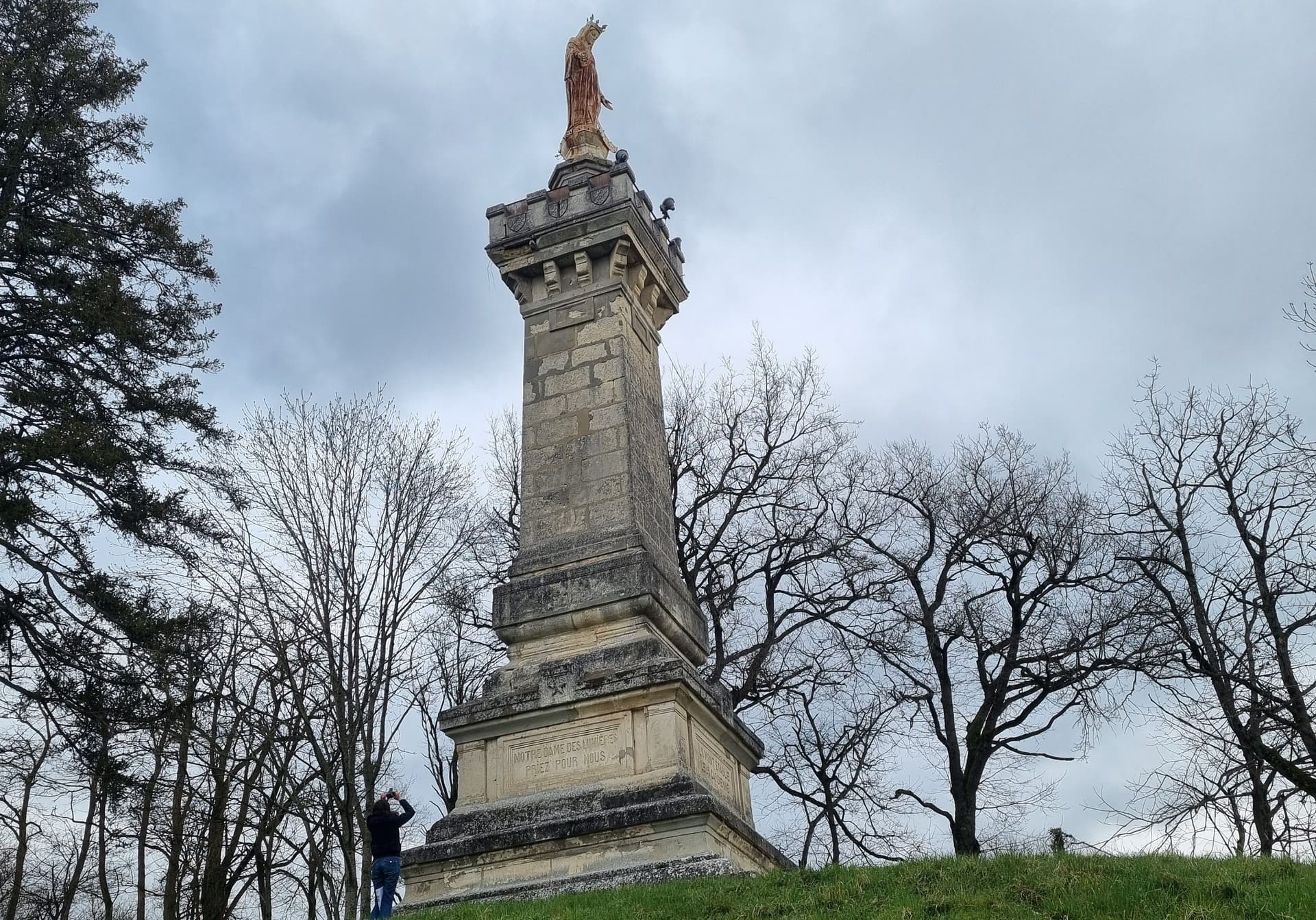 Madone à Saint-Jean-de-Bournay