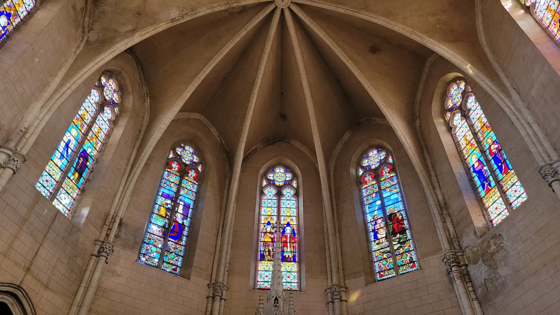 Les vitraux de l'église Saint-Sernin