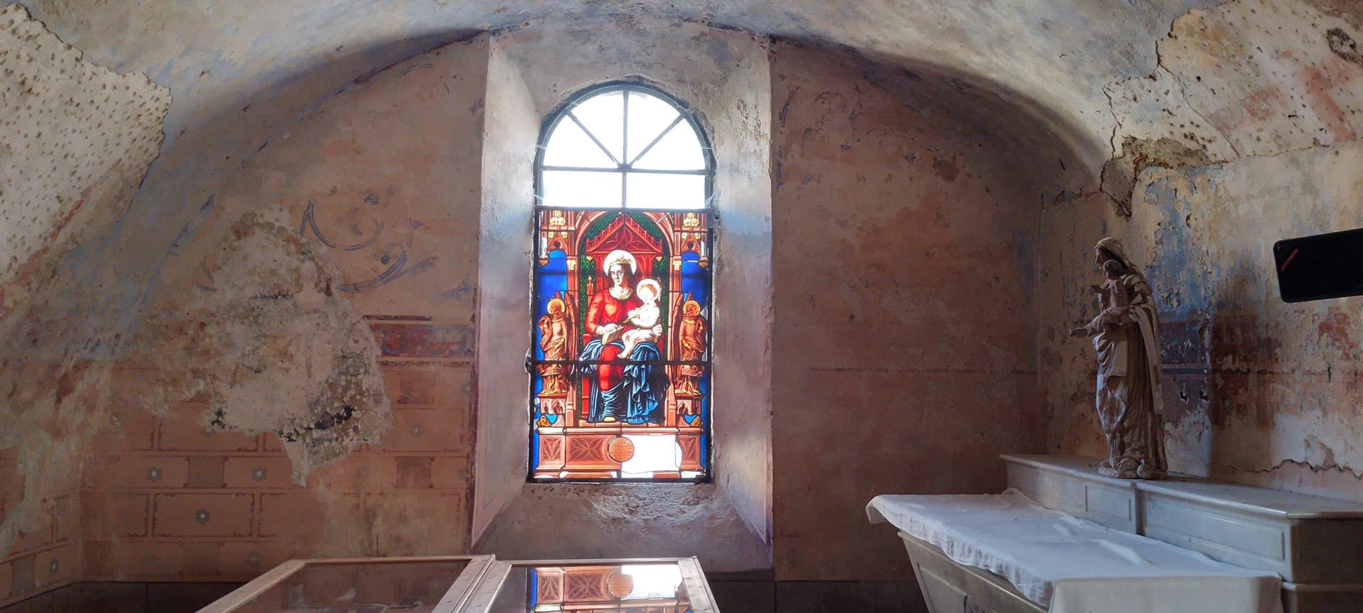 Vitrail de la Vierge à l'Enfant