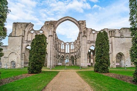 Les ruines du choeur de l'Abbaye d'Ourscamp
