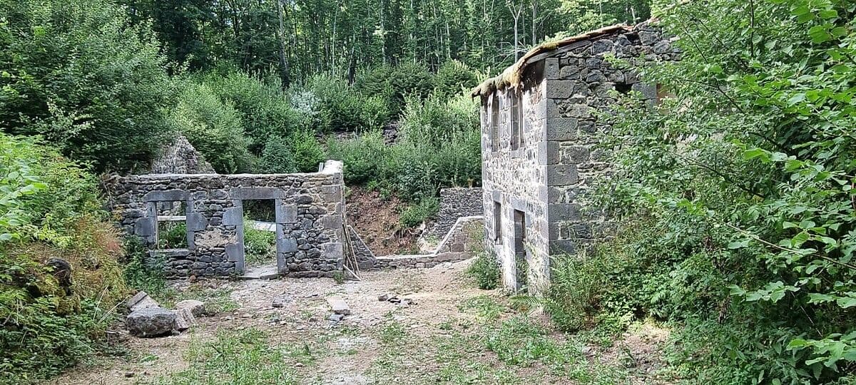 Caves à fromage de Saint-Pierre-le-Chastel
