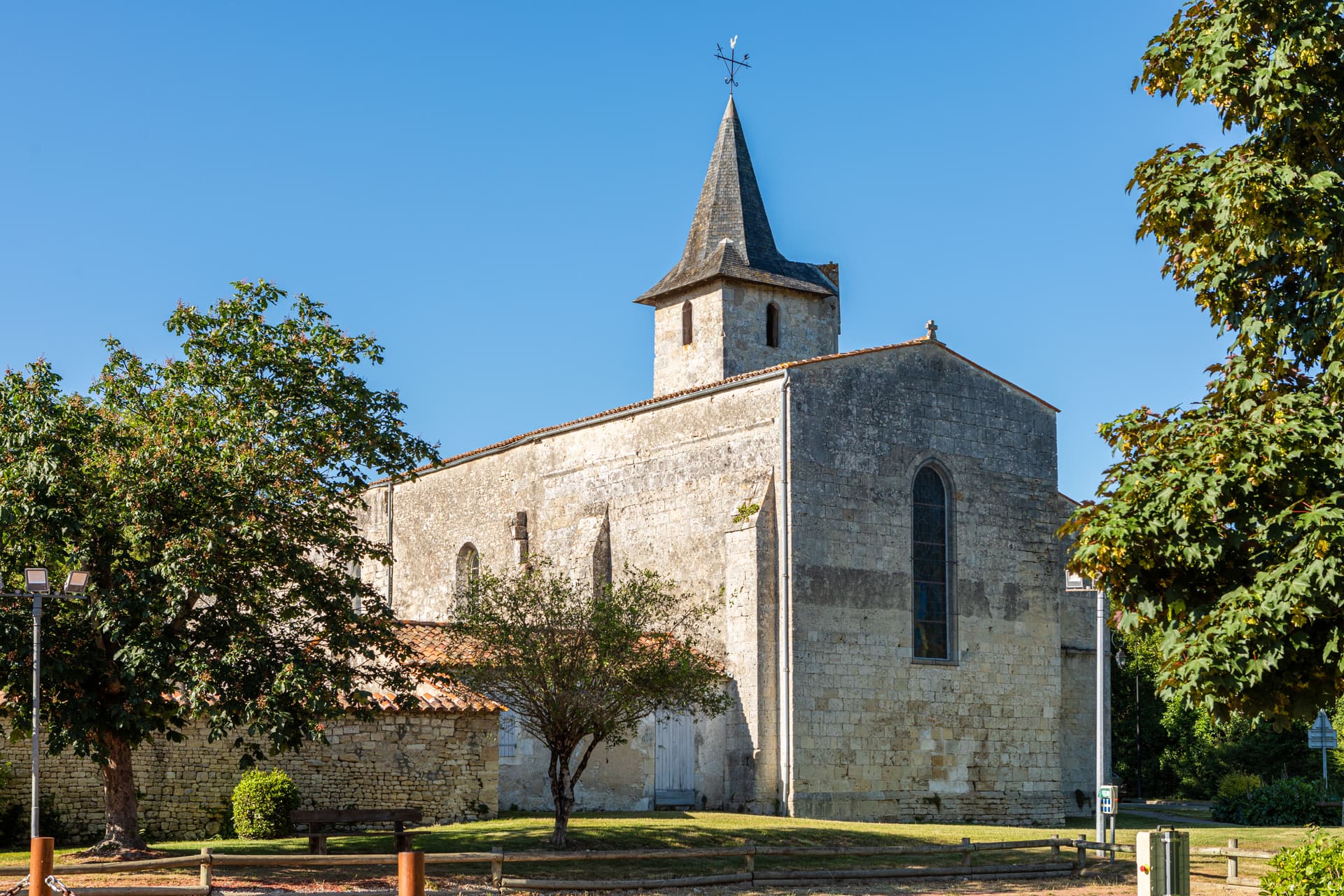 Eglise de  Salles -sur- Mer