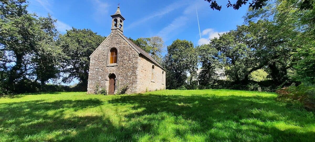 Chapelle de Lanvélar à Kersaint-Plabennec