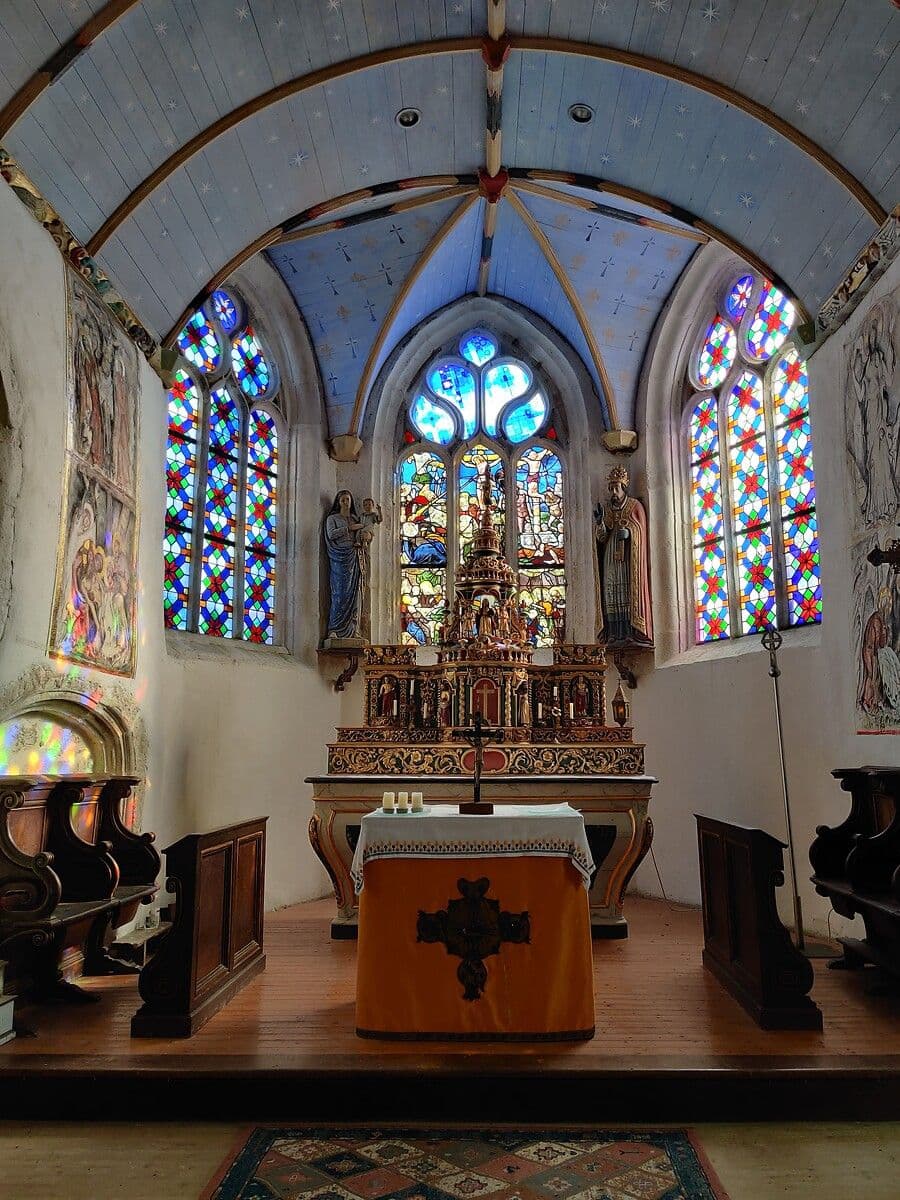 VITRAUX DE L'EGLISE DE TREFLEVENEZ