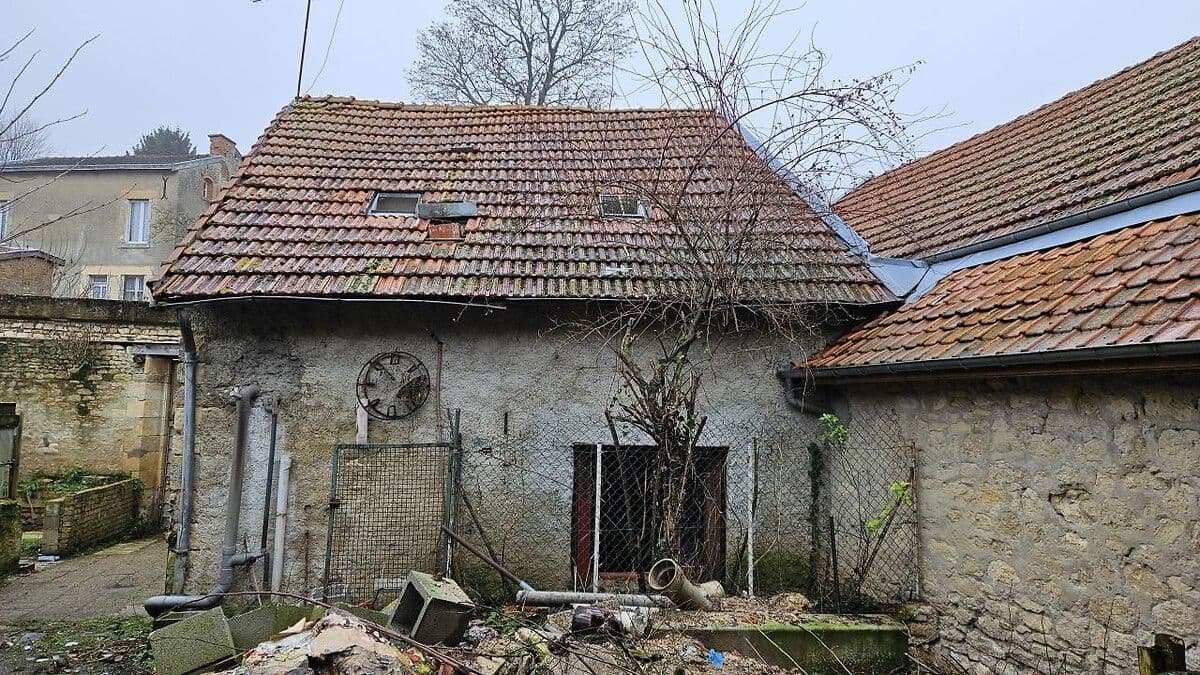 Ancien corps de ferme à Chenay