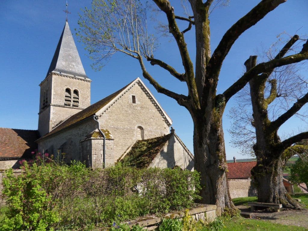Eglise à Poiseul-la-Ville-et-Laperrière