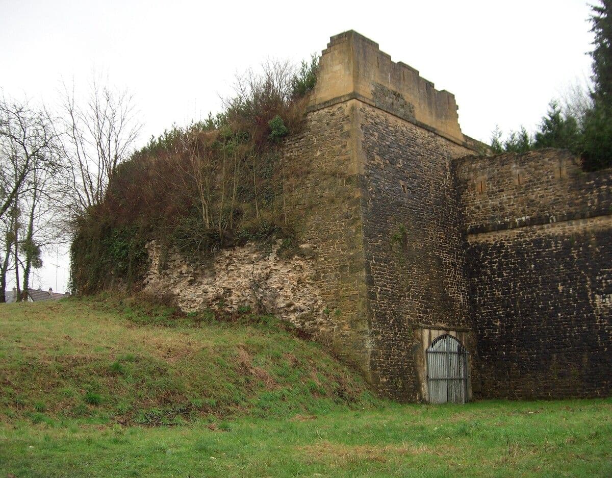 Bastion d'Orléans à Carignan