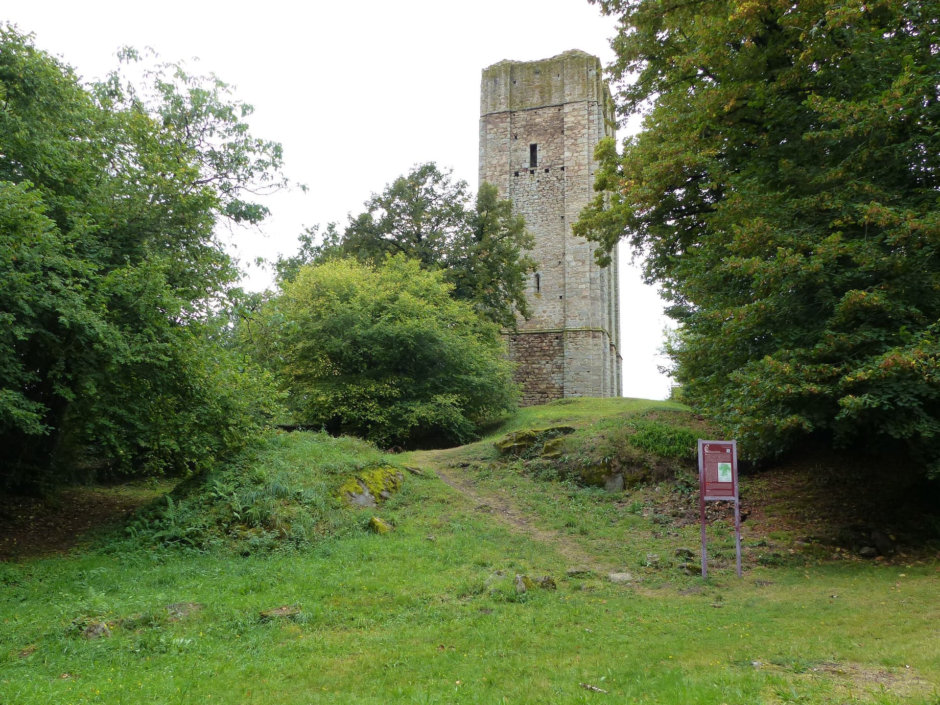 Ancien donjon médiéval