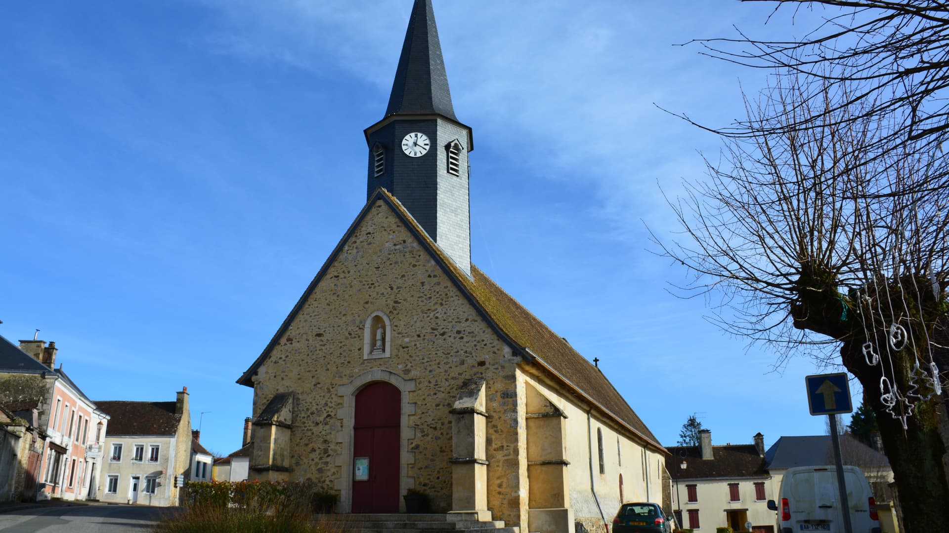 Vitrail de l'église de Neufchâtel-en-Saosnois