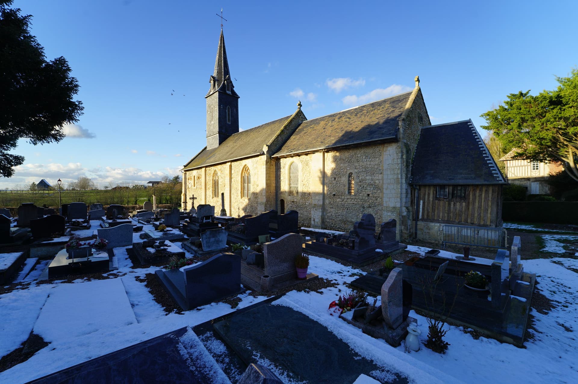 Eglise Notre-Dame de Lécaude