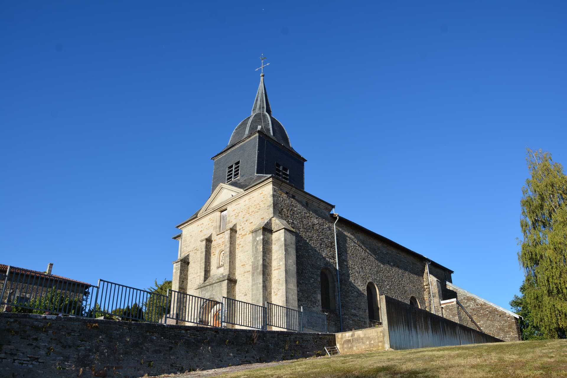 Eglise Saint-Maurice de Ville-en-Blaisois