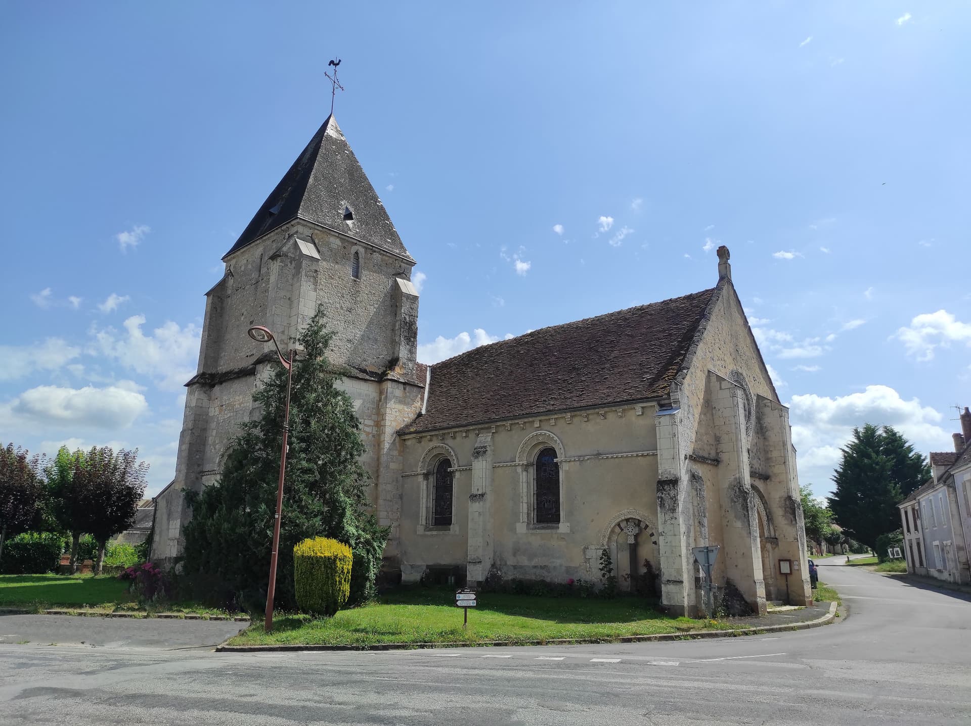 L'église Saint-Paterne de Bellou sur Huisne