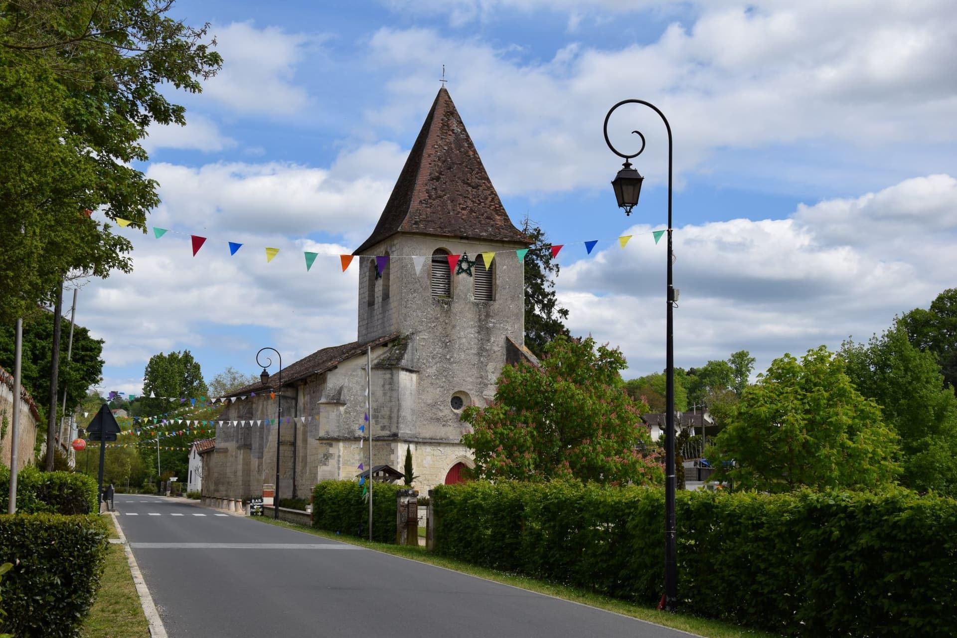 Eglise Saint-Eutrope à Saint-Aquilin