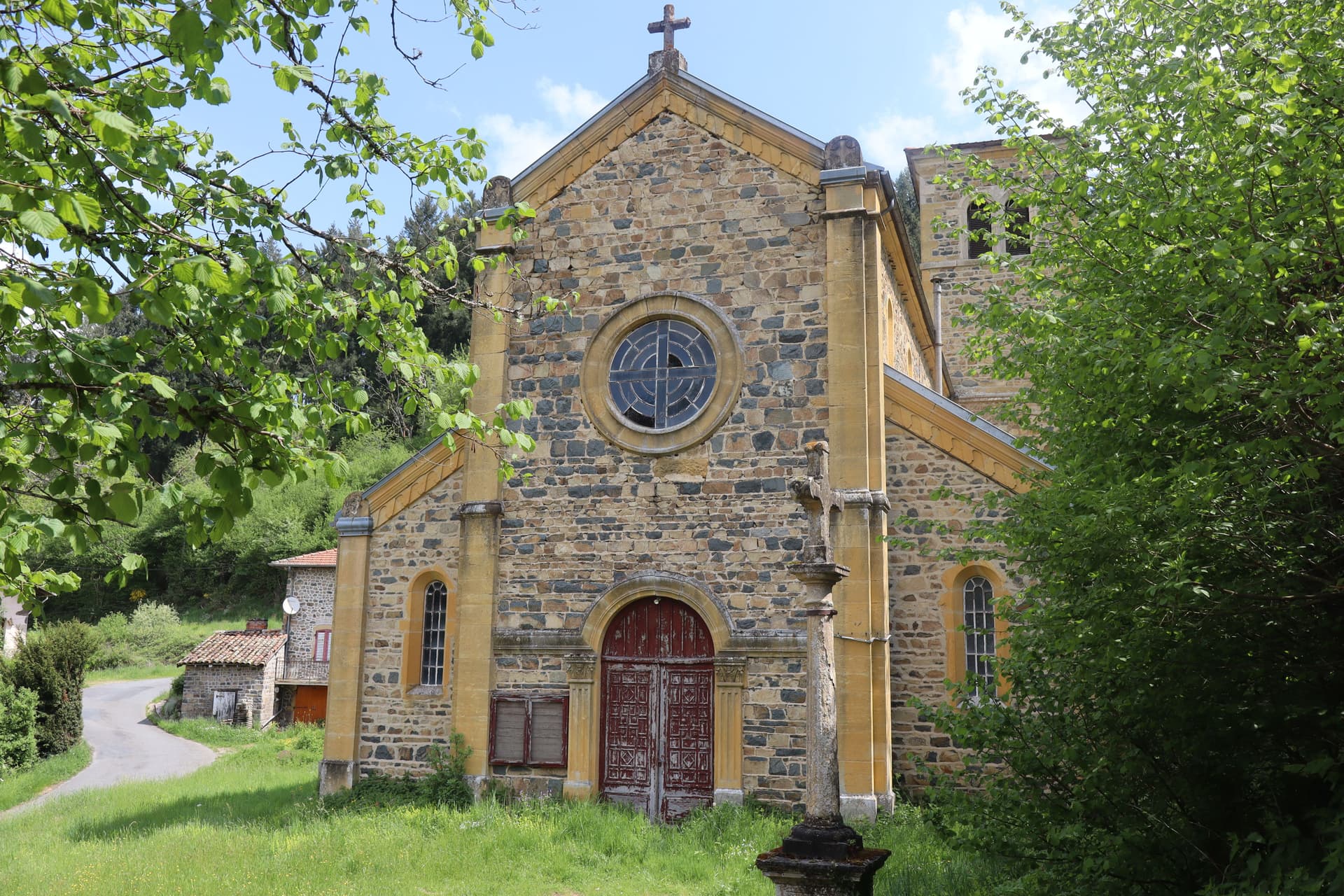 Église de Lafont à Poule-les-Écharmeaux