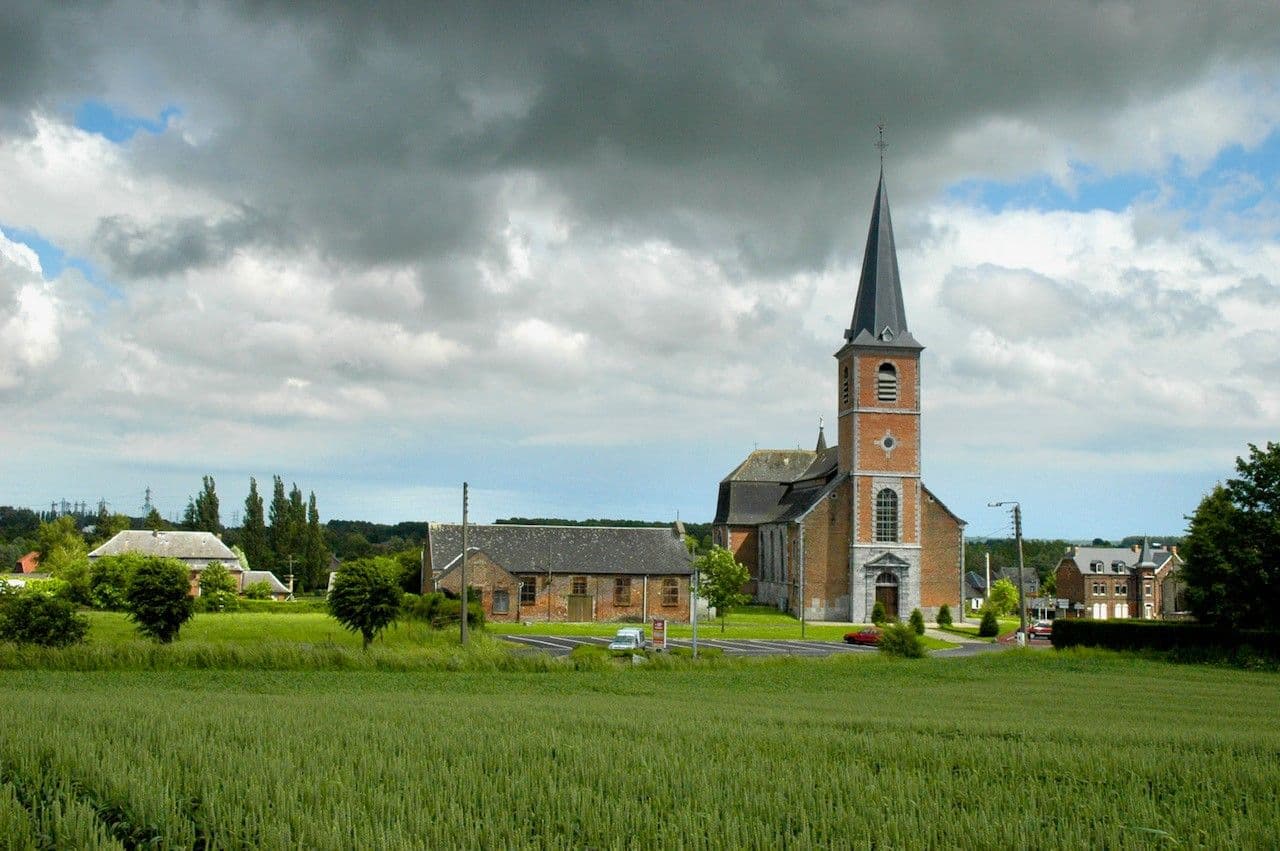 Eglise Notre Dame de Quartes à Pont-sur-Sambre