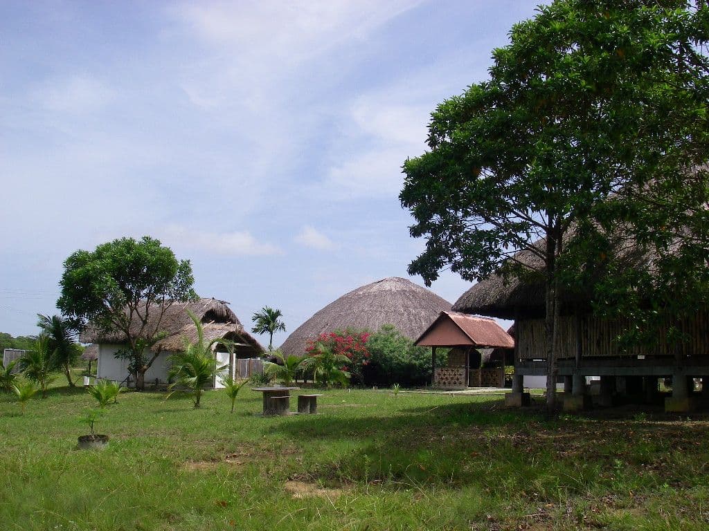 Carbets amérindiens du centre Kalawachi 