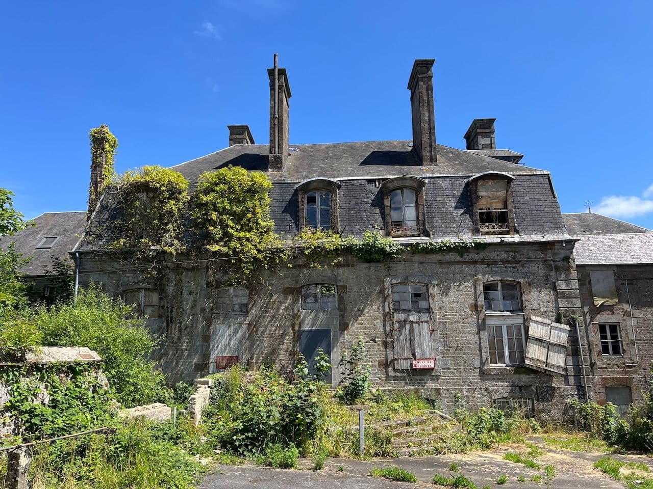 Le vieux château de Sourdeval 