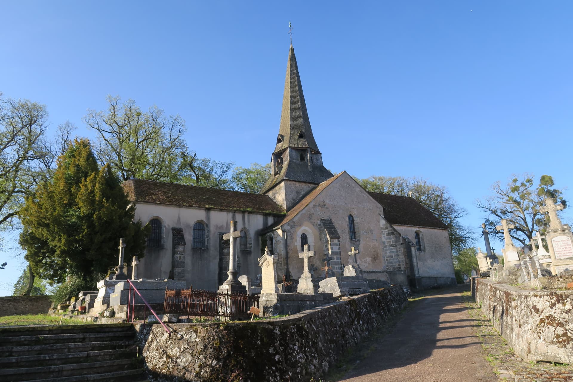 Eglise Saint-Saturnin à Saulieu