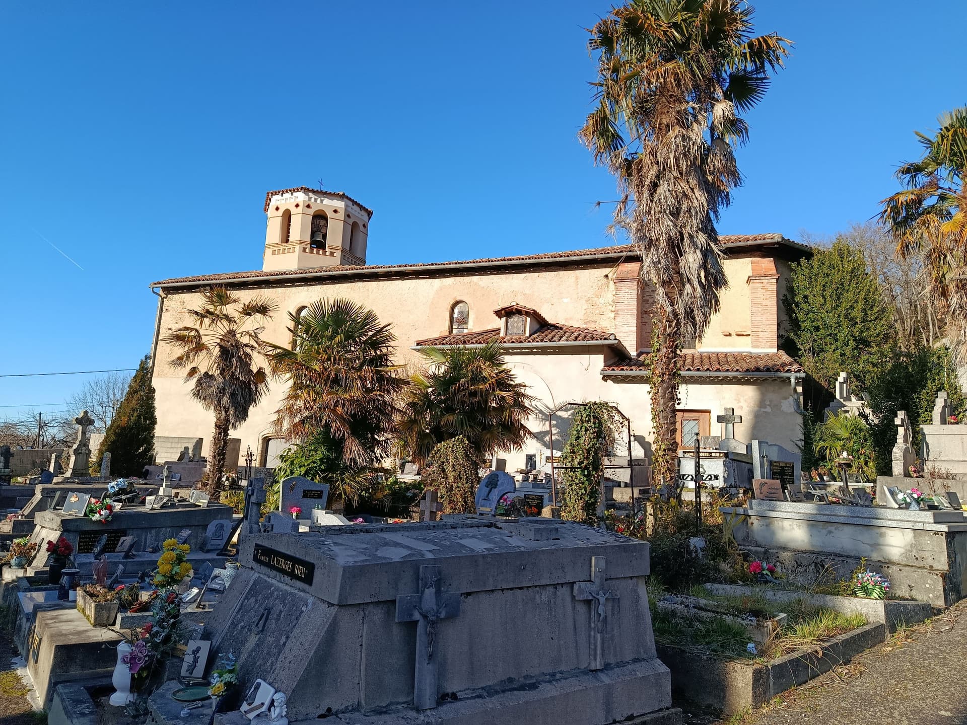 Porte de l'église de Dalou