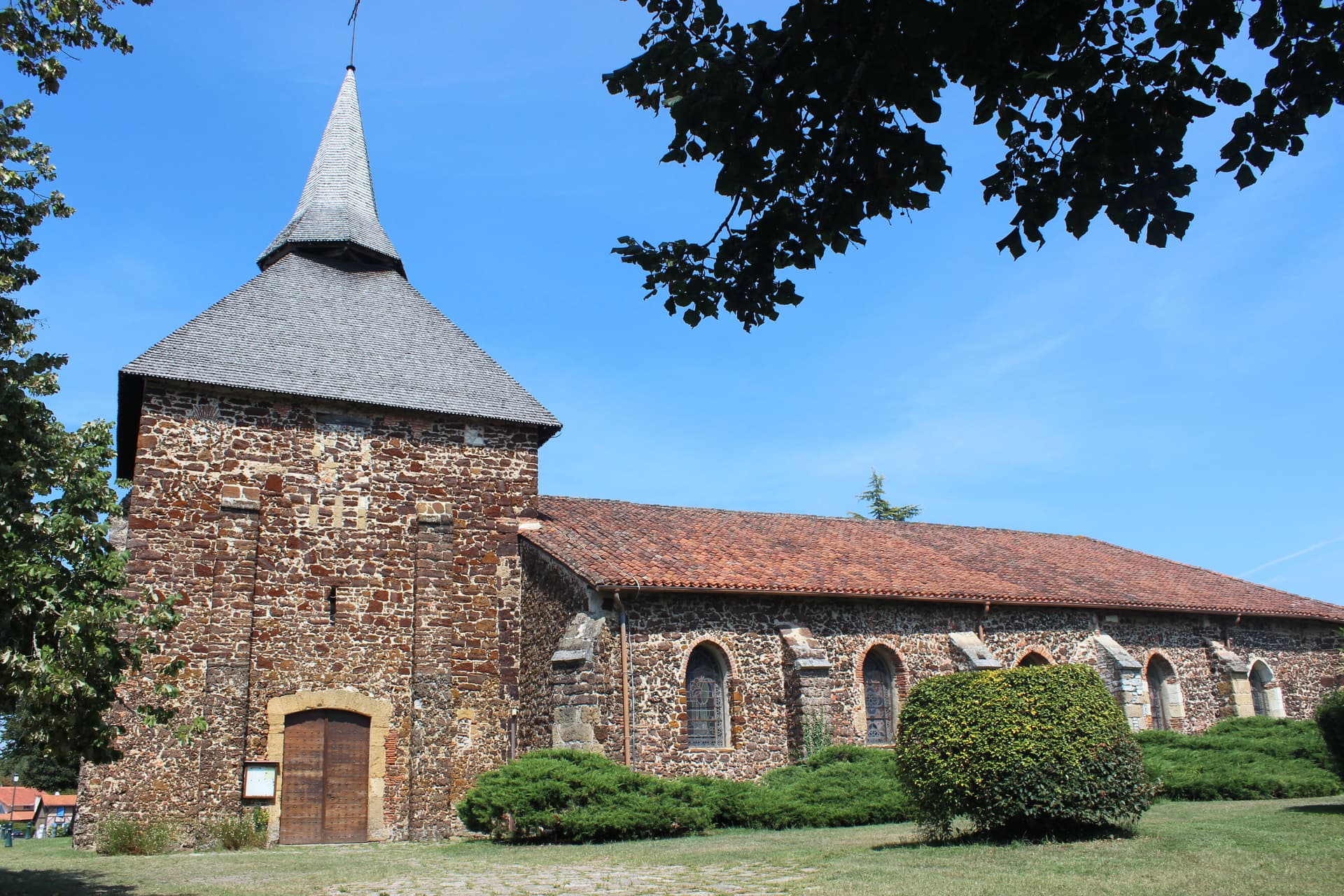 Eglise Saint Jean-Baptiste à Mézos