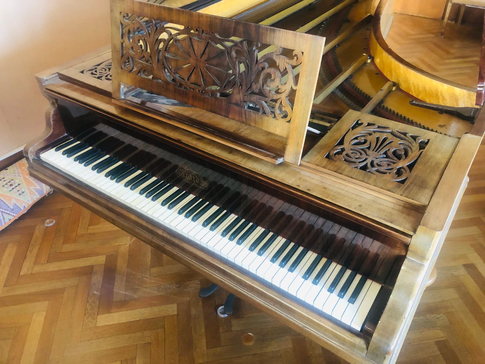 Restauration du piano Erard à Marseille