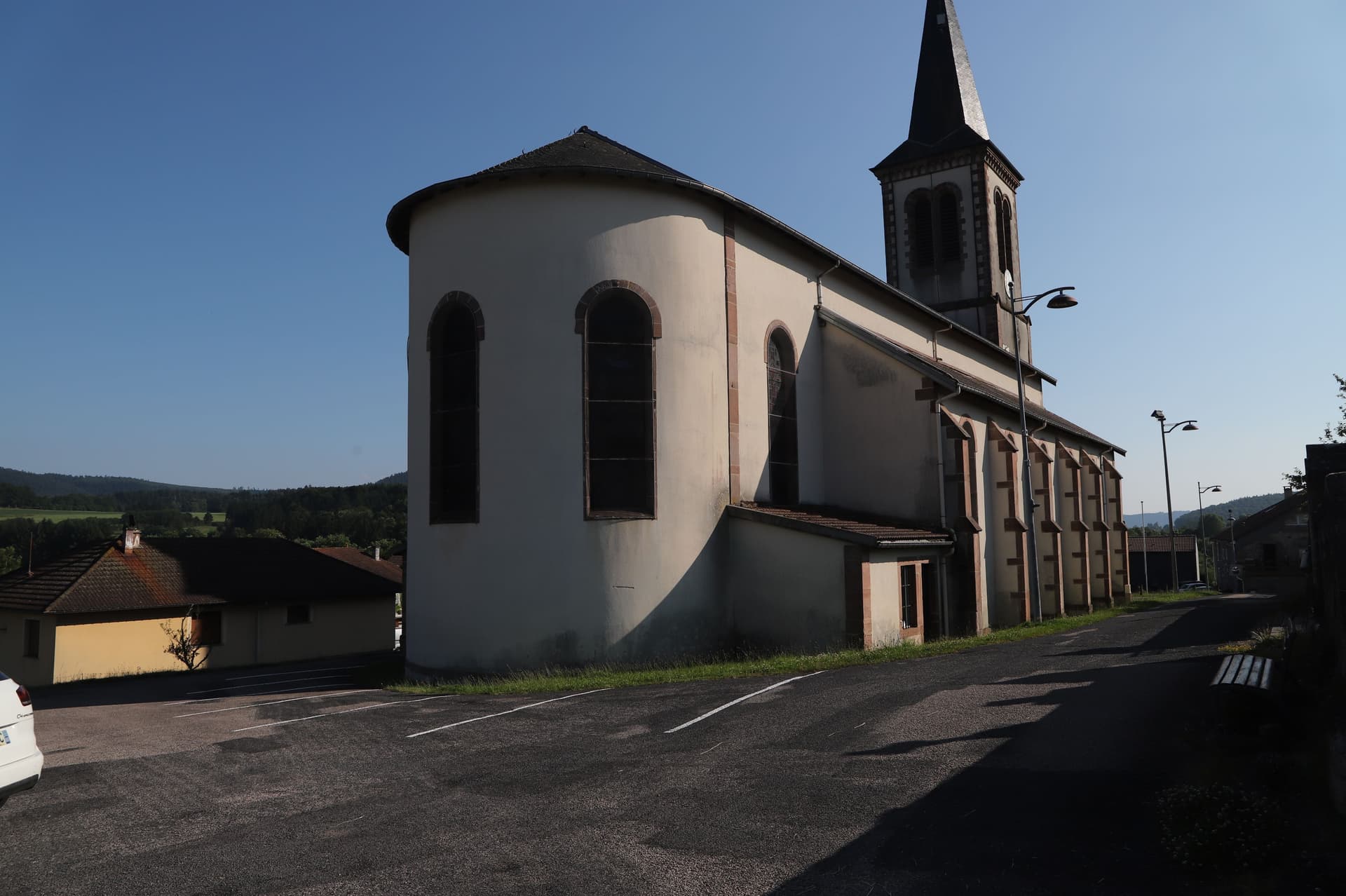 Eglise Sainte-Madeleine à Laval-sur-Vologne