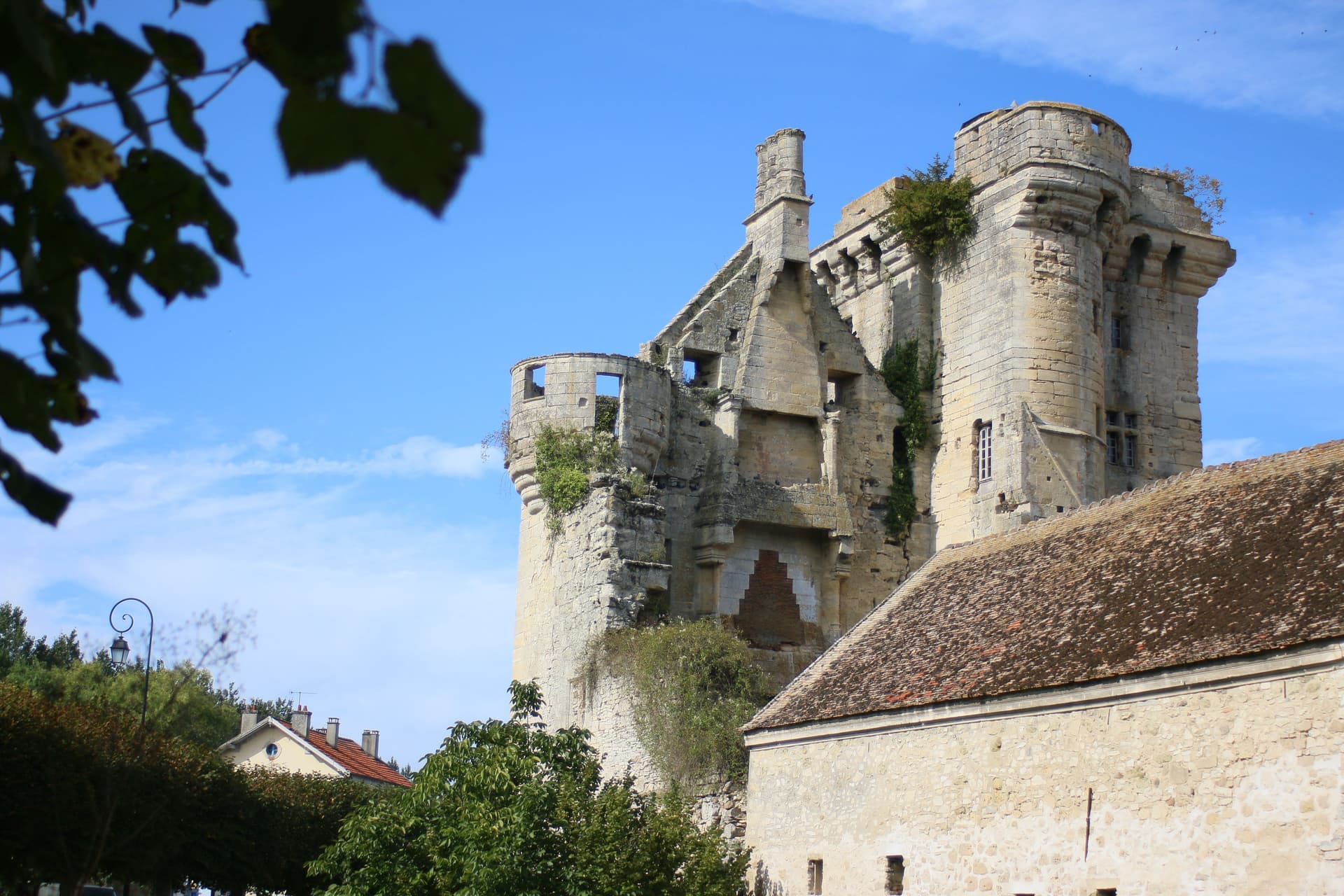 Donjon du Houssoy