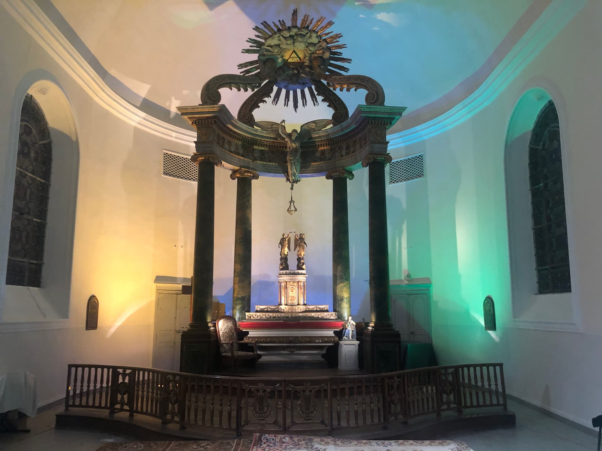 Autel de la chapelle Notre-Dame de Bourgenay