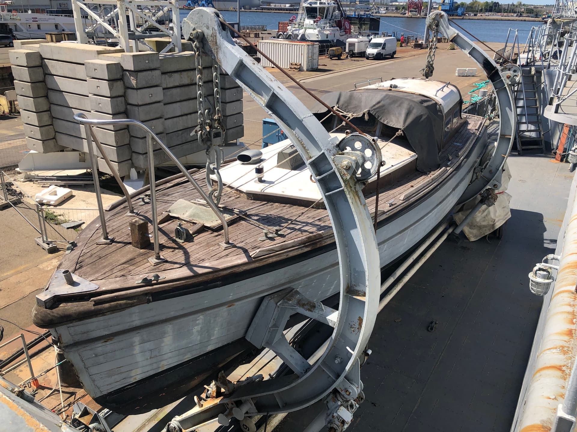 La vedette des officiers du Maillé Brézé à Nantes