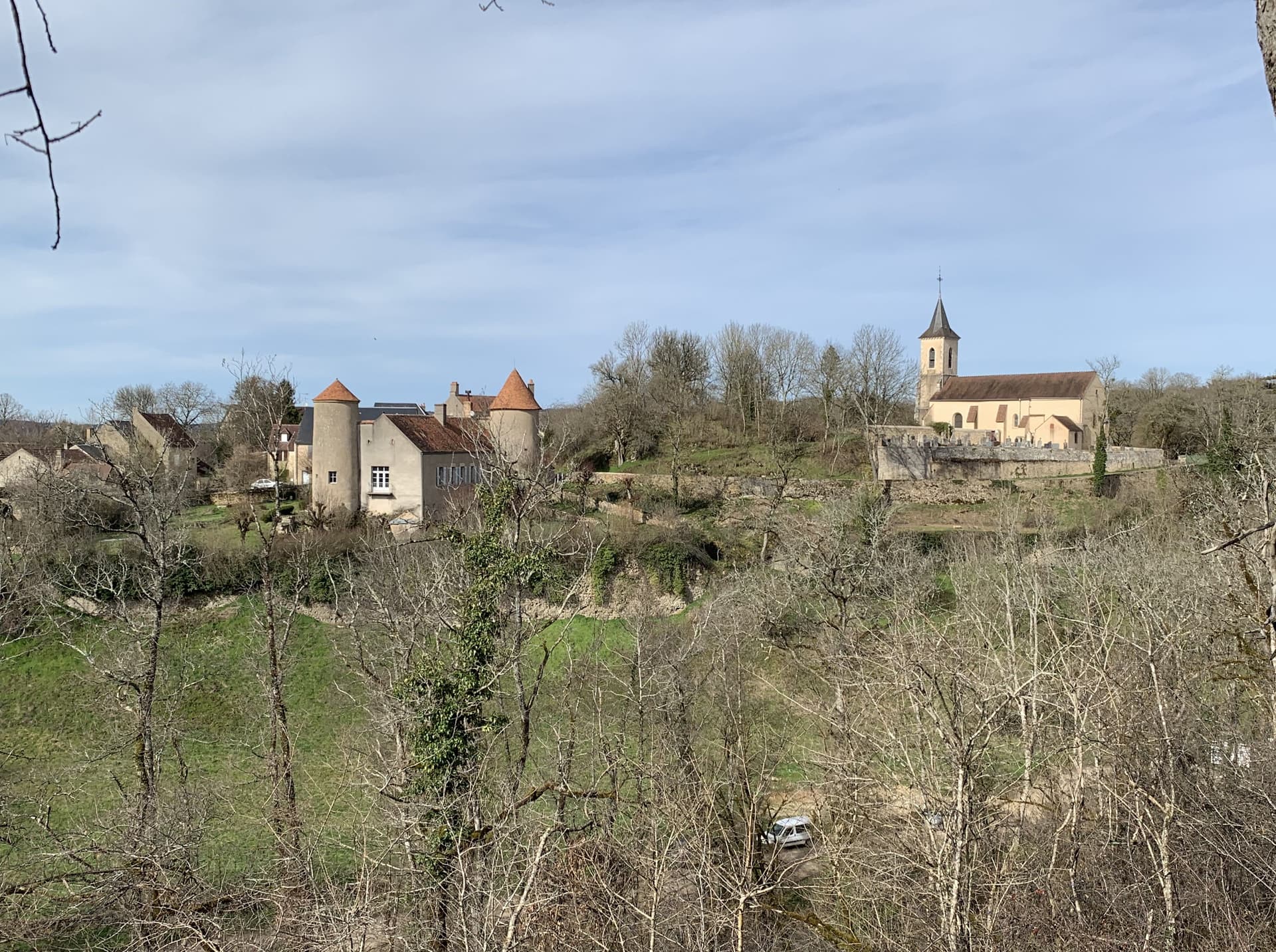 Eglise Saint-Léonard à Pierre-Perthuis