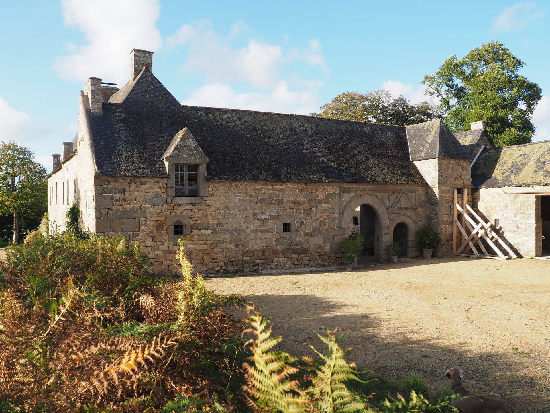 Logis-porche du manoir de la Roche Huon