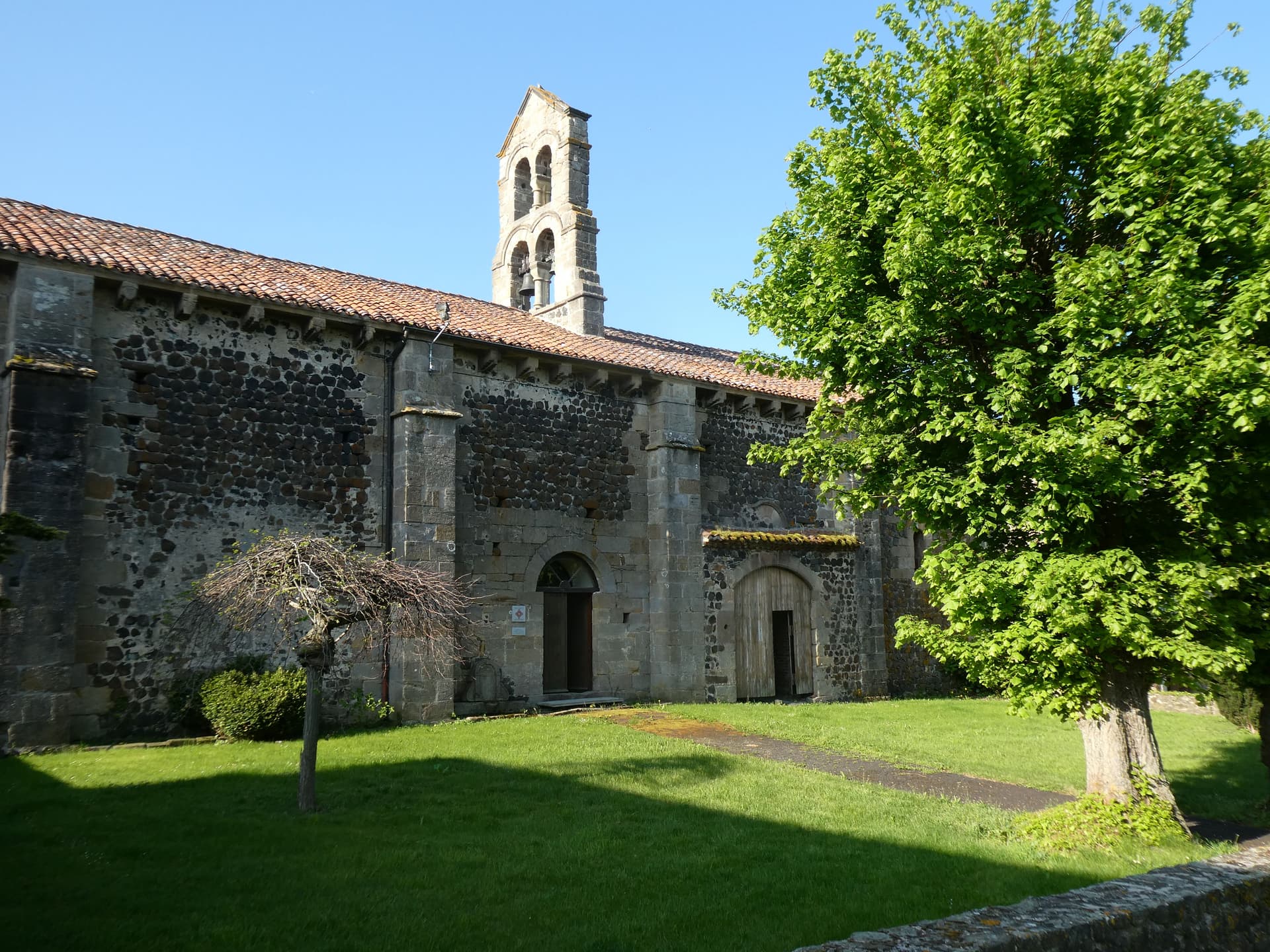 Eglise Saint-Jean d'Esteil