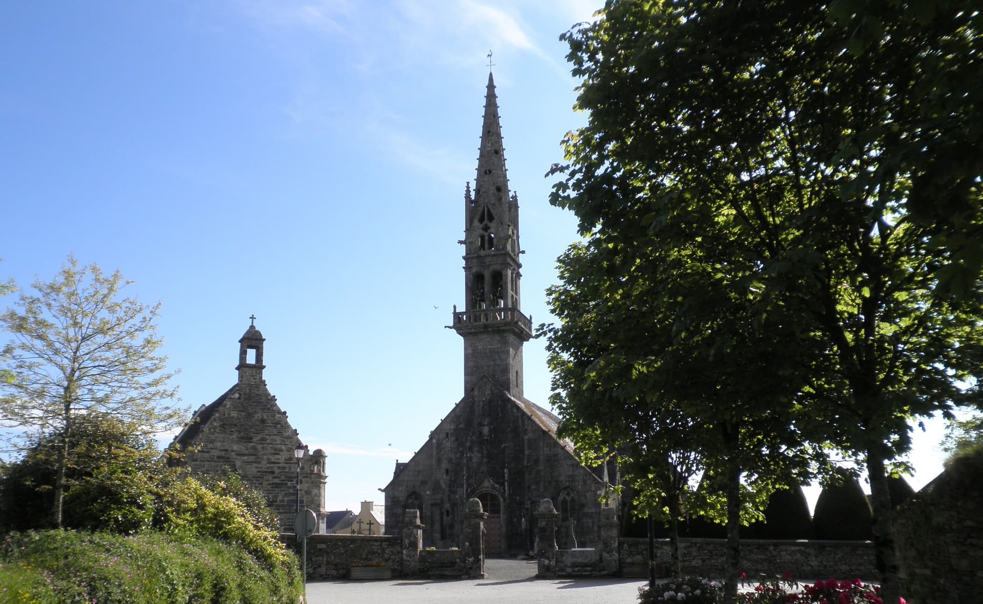Eglise Saint-Pierre de Ploudiry