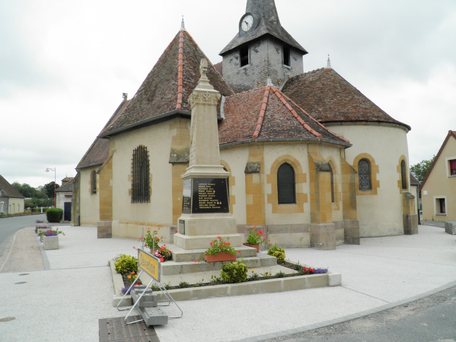 L'église Saint-Révérien à Coulanges