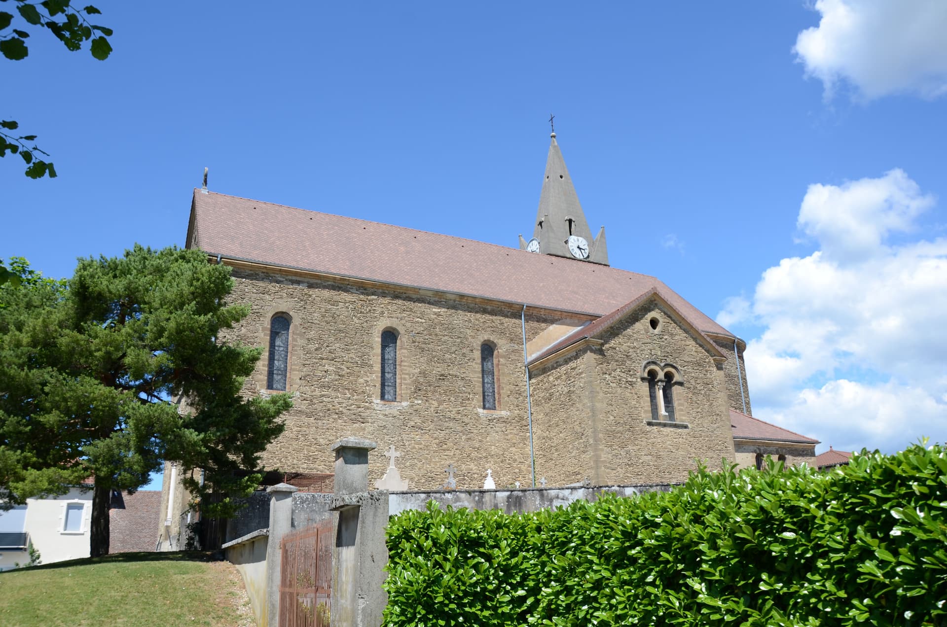 Eglise de Montcarra