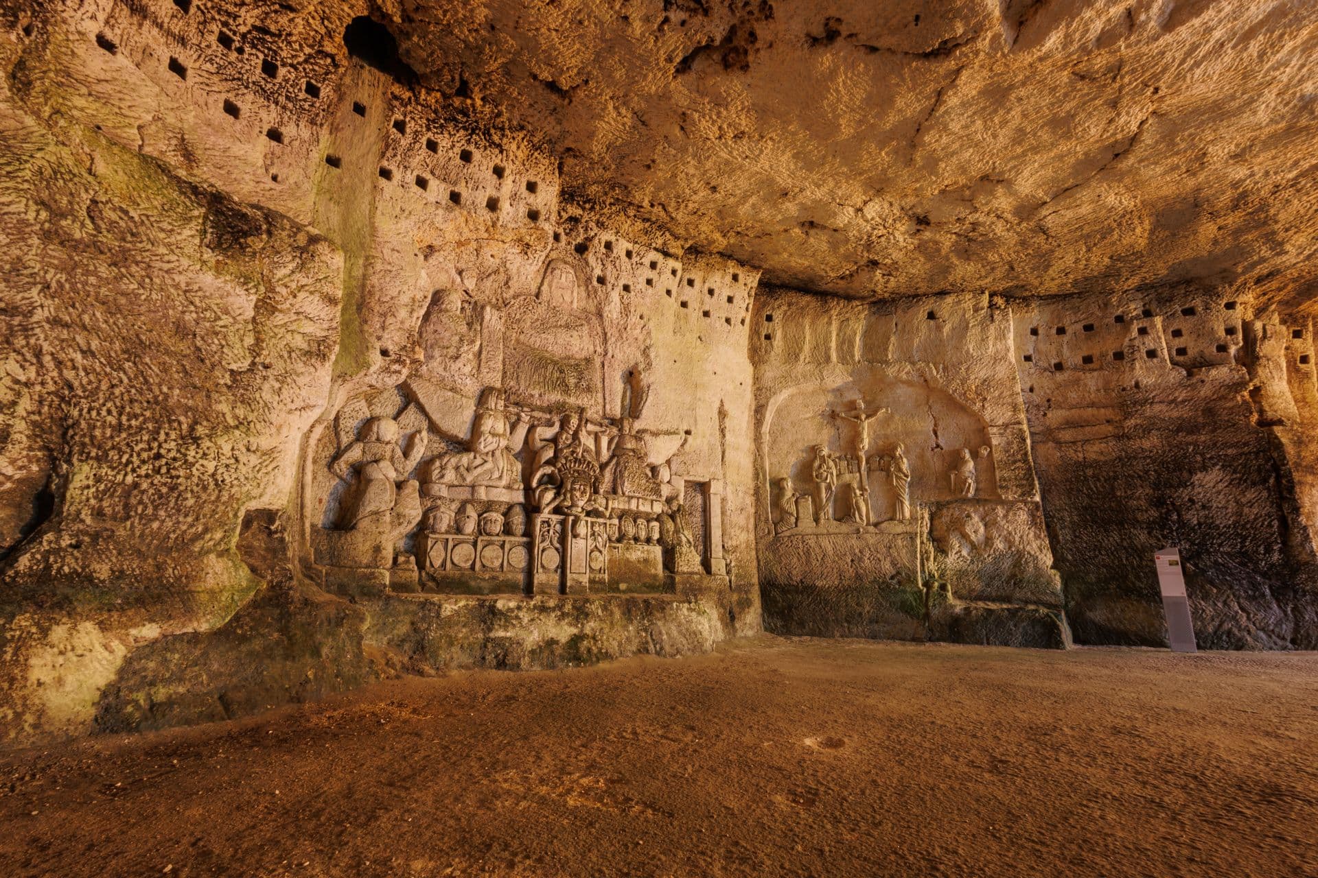 Grottes de l'abbaye à Brantôme en Périgord