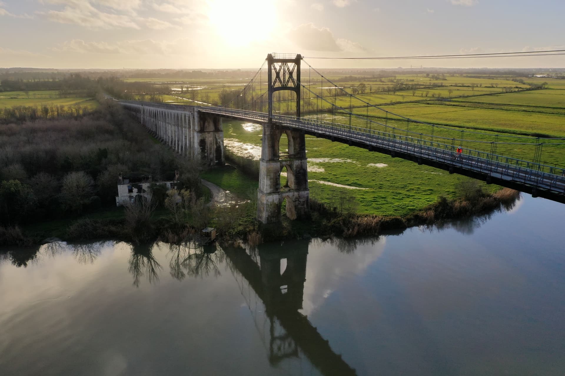 Restauration du pont suspendu de Tonnay-Charente
