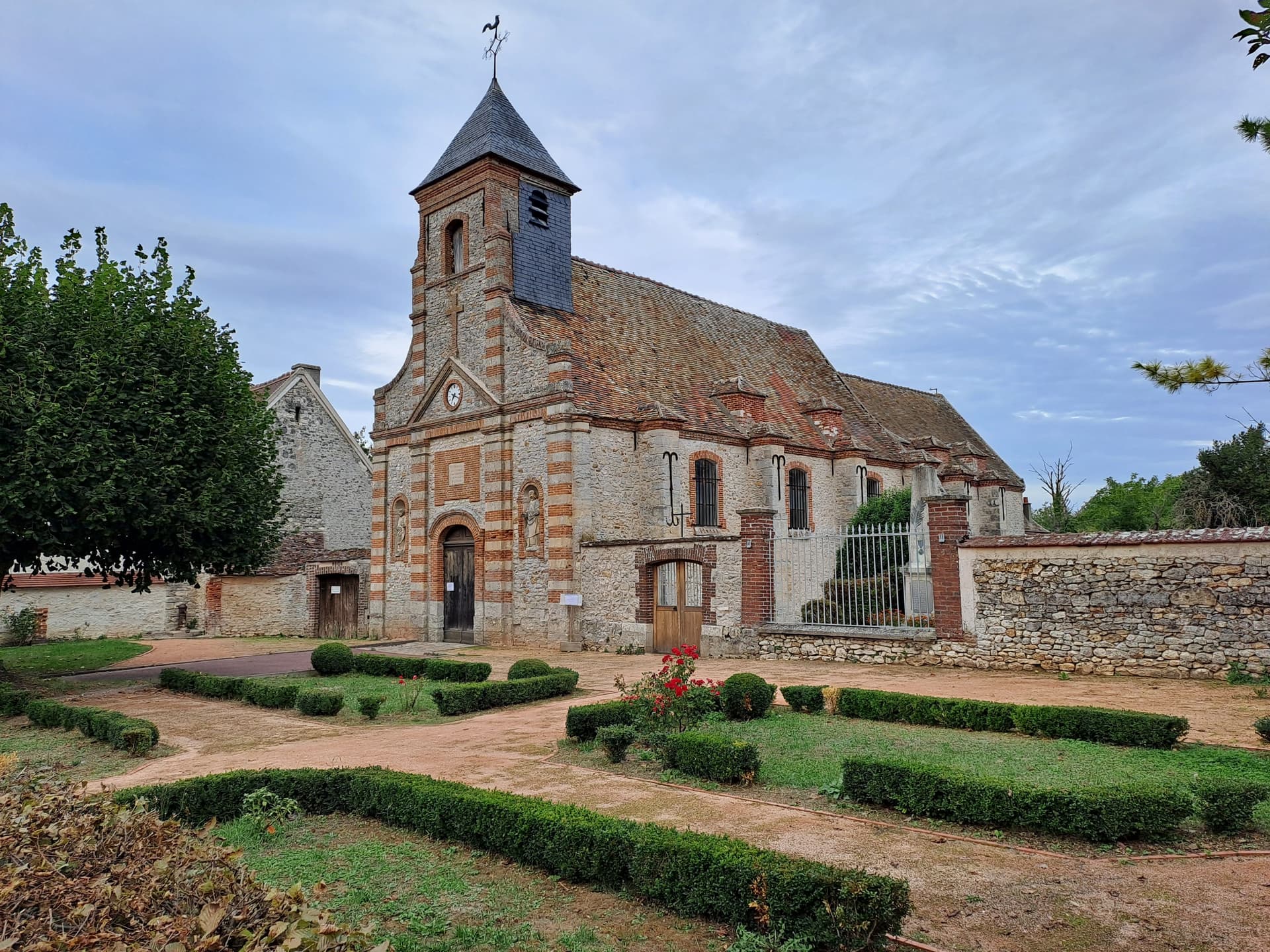 Eglise de Saulx-Marchais