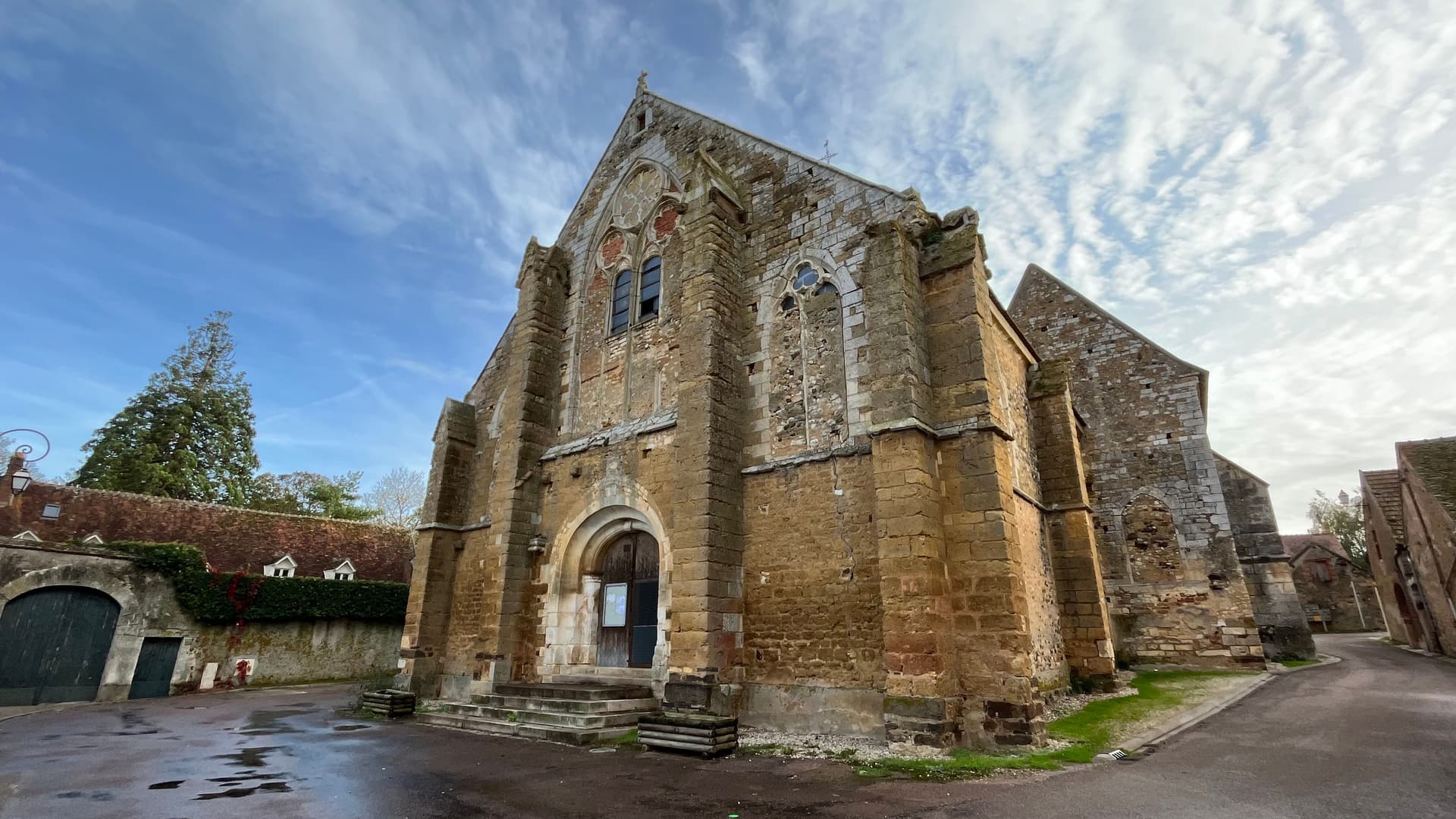 Eglise Saint-Georges d'Escamps