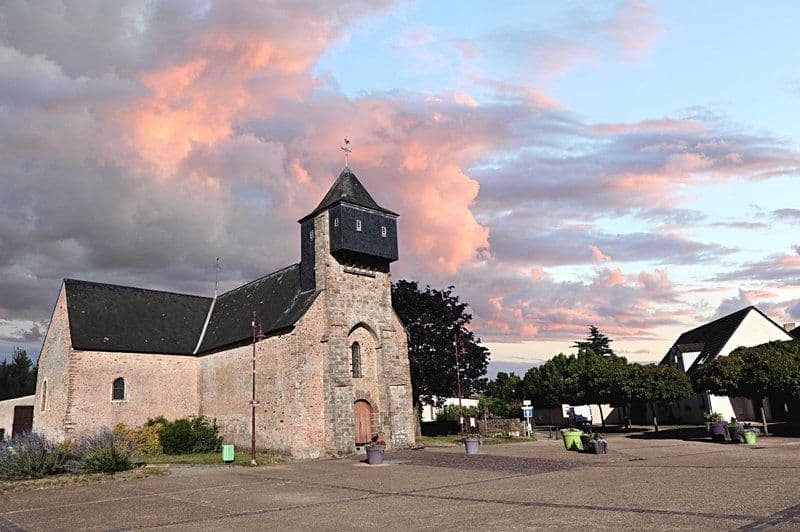 Eglise Saint-Denis à Joué l'Abbé