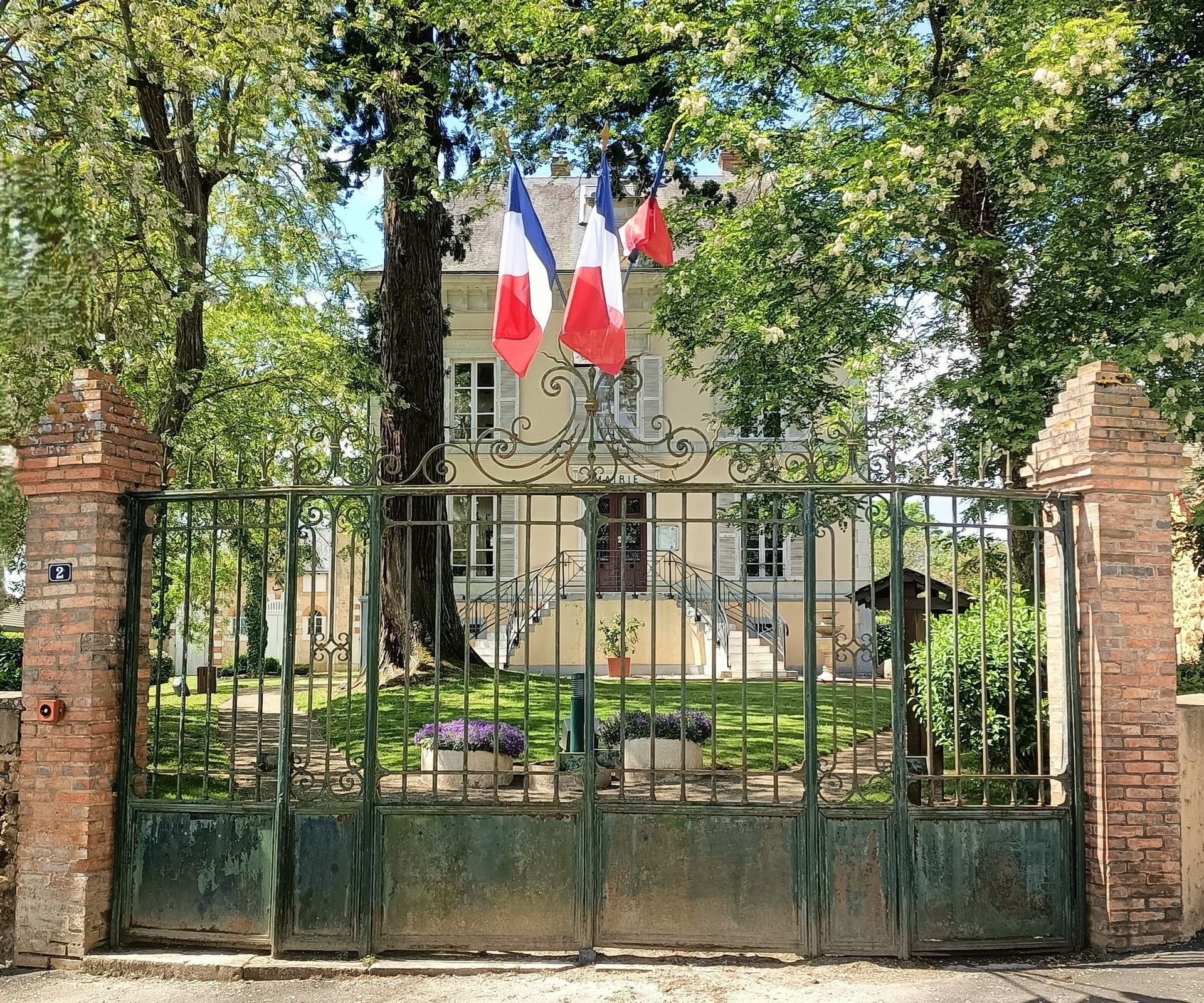 Grille du parc de la mairie