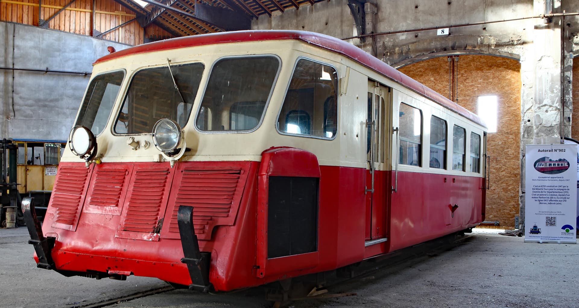 Autorail de la rotonde ferroviaire de Montabon