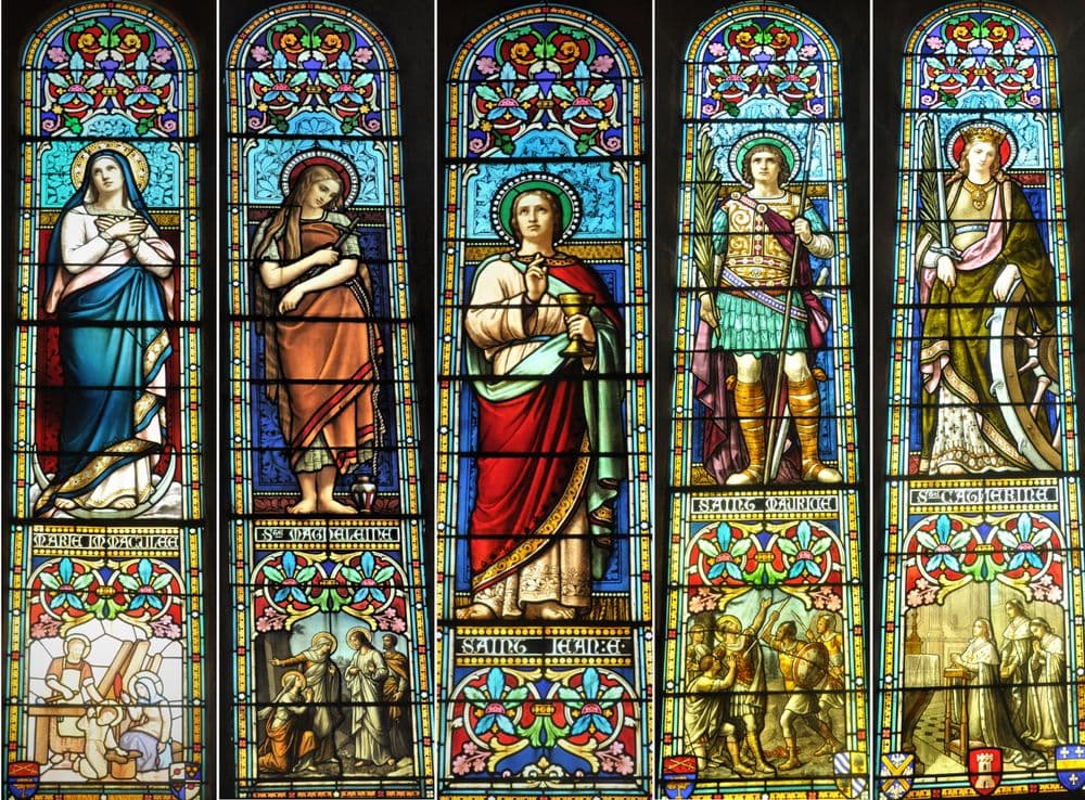 Vitraux de l'église de Neuville-les-Dames